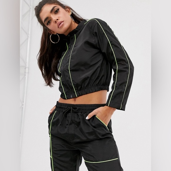 QED London cropped jacket and sweatpants (two-piece) - Picture 3 of 16